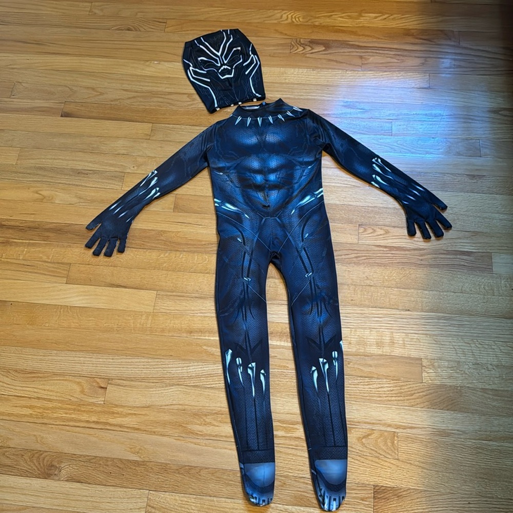 Black Panther Kids’ costume - size 120cm